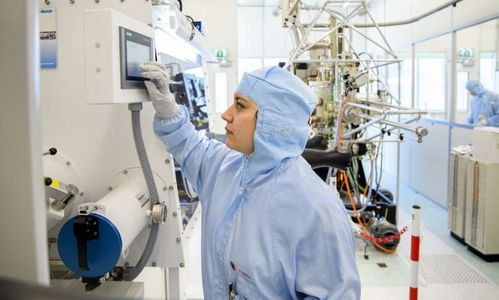 荷兰研发能够发光的硅合金 将芯片内 芯片间的通信速度提高1000倍